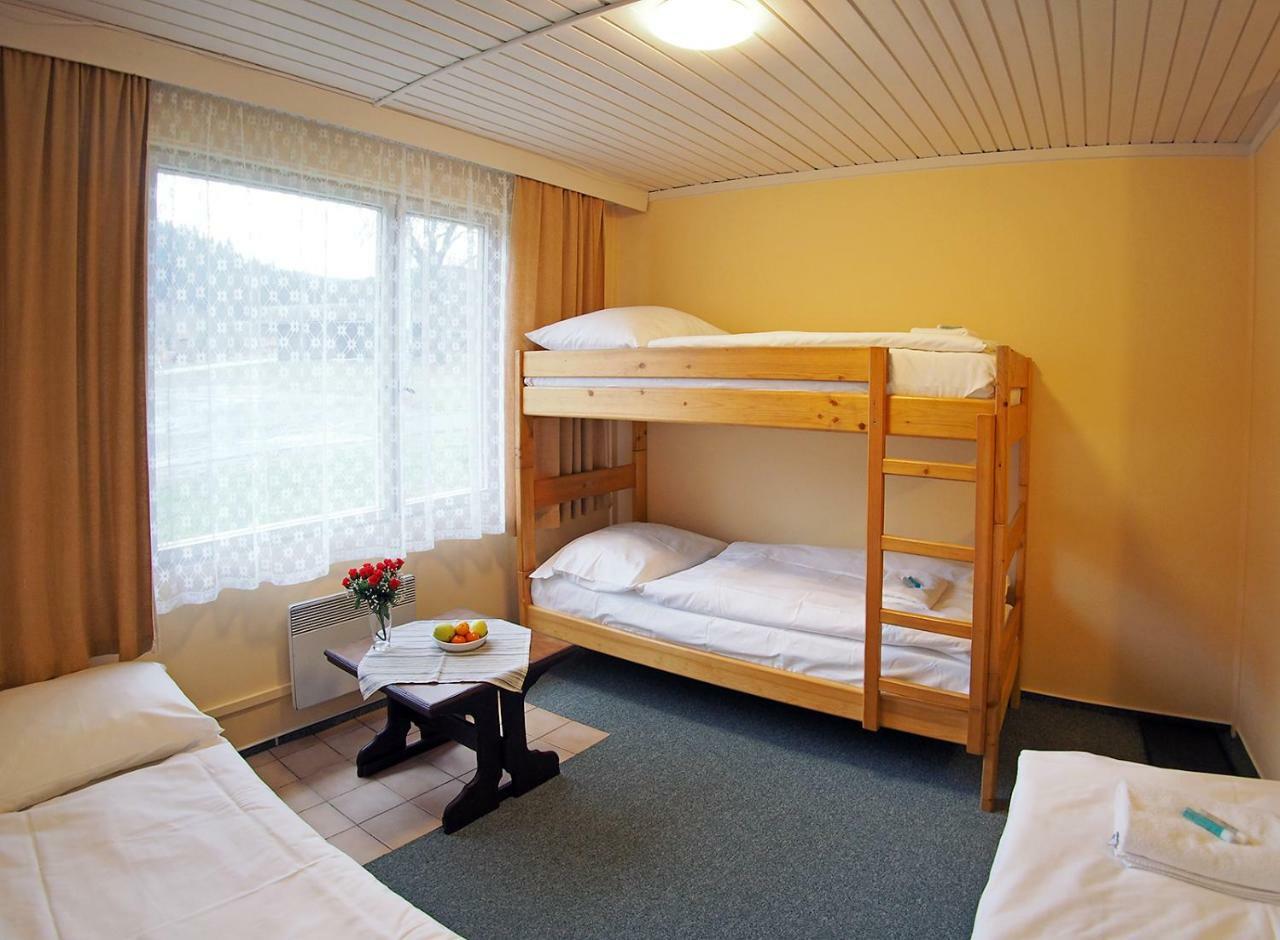 Pod Javorem Otel Velké Karlovice Dış mekan fotoğraf